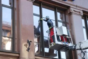 Commercial window washing in St. Louis, MO