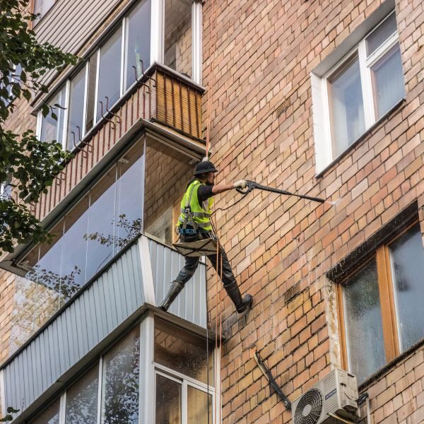 Commercial power washing